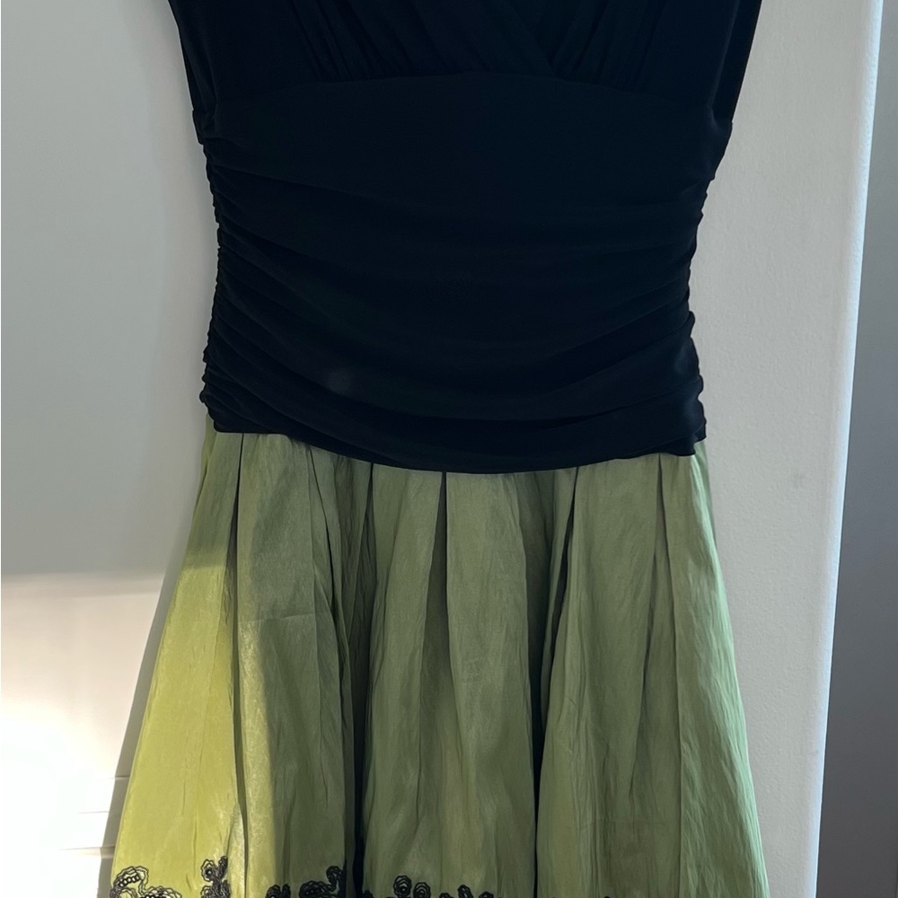 Size 6 black and green. Perfect for Christmas.